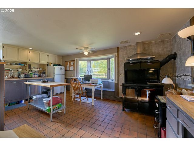 61486 LIBERTY Rd, Joseph, OR 97846