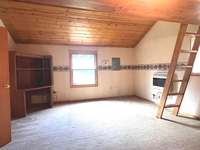 305 N Beverly Drive, Harrison, MI 48625