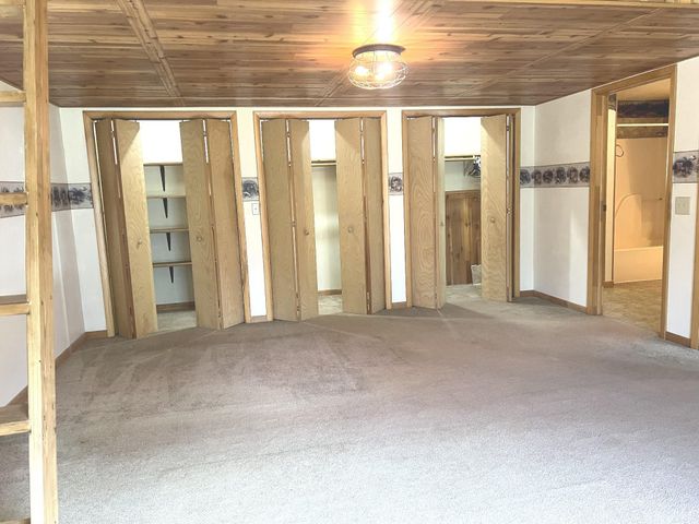 305 N Beverly Drive, Harrison, MI 48625