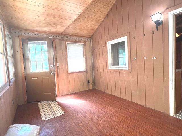 305 N Beverly Drive, Harrison, MI 48625