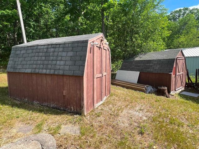305 N Beverly Drive, Harrison, MI 48625