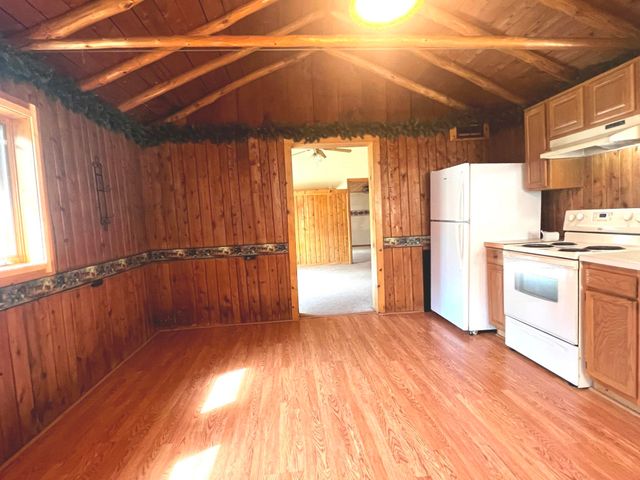 305 N Beverly Drive, Harrison, MI 48625