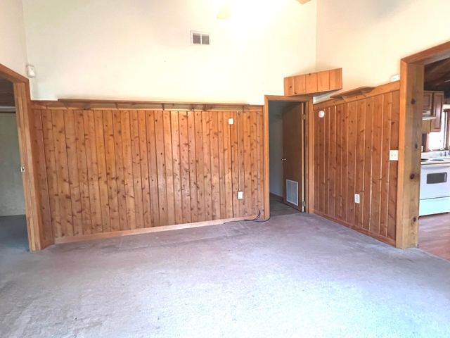305 N Beverly Drive, Harrison, MI 48625