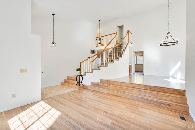 2220 Fox Glen Dr, Fairfield, CA 94534