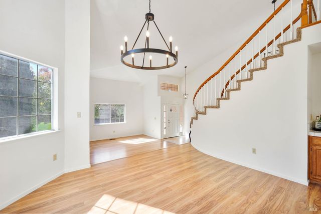 2220 Fox Glen Dr, Fairfield, CA 94534