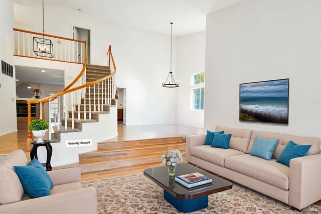 2220 Fox Glen Dr, Fairfield, CA 94534