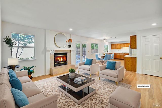 2220 Fox Glen Dr, Fairfield, CA 94534