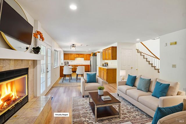 2220 Fox Glen Dr, Fairfield, CA 94534