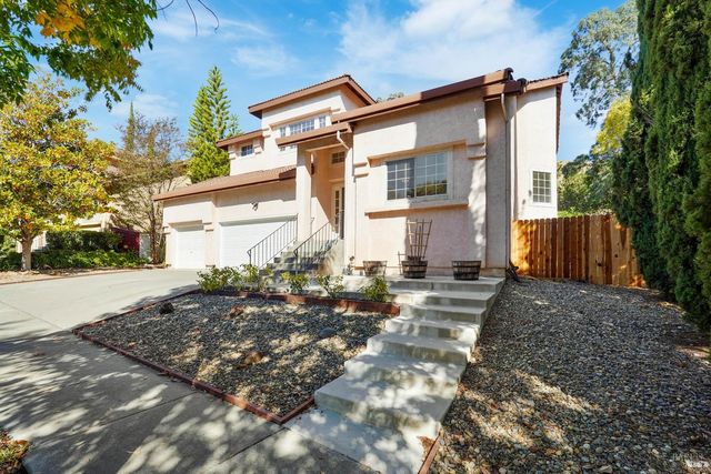 2220 Fox Glen Dr, Fairfield, CA 94534