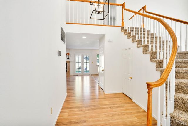 2220 Fox Glen Dr, Fairfield, CA 94534