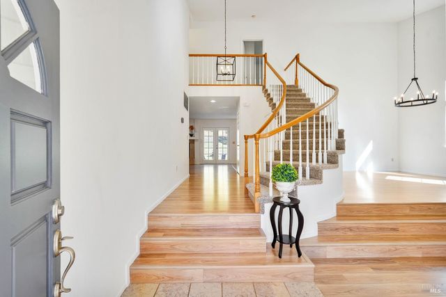 2220 Fox Glen Dr, Fairfield, CA 94534