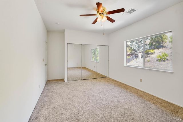 2220 Fox Glen Dr, Fairfield, CA 94534