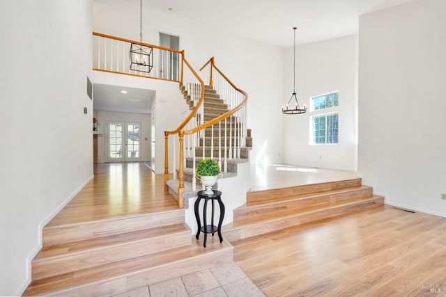 2220 Fox Glen Dr, Fairfield, CA 94534