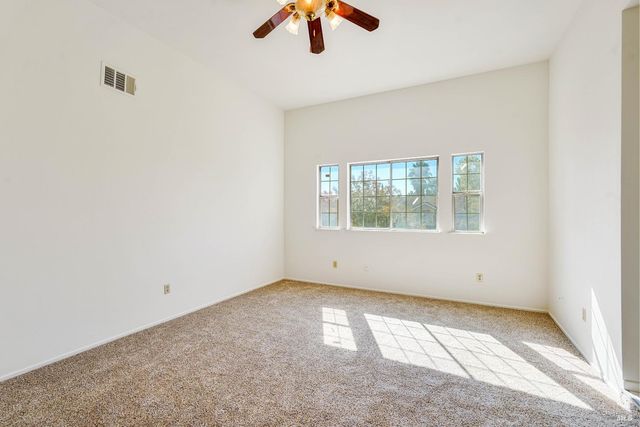 2220 Fox Glen Dr, Fairfield, CA 94534