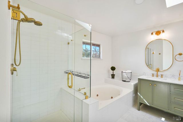 2220 Fox Glen Dr, Fairfield, CA 94534