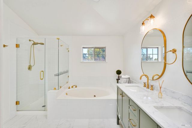 2220 Fox Glen Dr, Fairfield, CA 94534