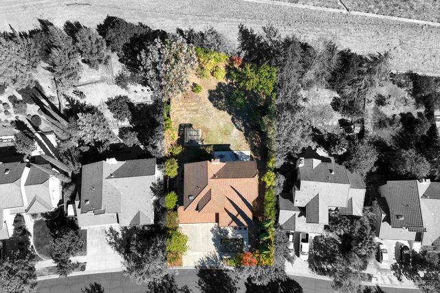 2220 Fox Glen Dr, Fairfield, CA 94534