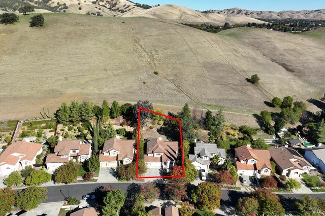 2220 Fox Glen Dr, Fairfield, CA 94534