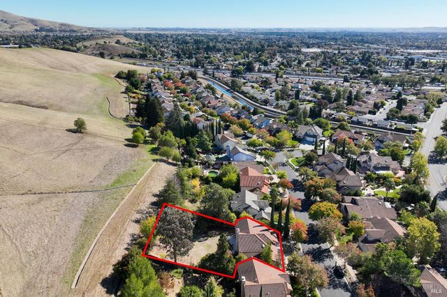 2220 Fox Glen Dr, Fairfield, CA 94534