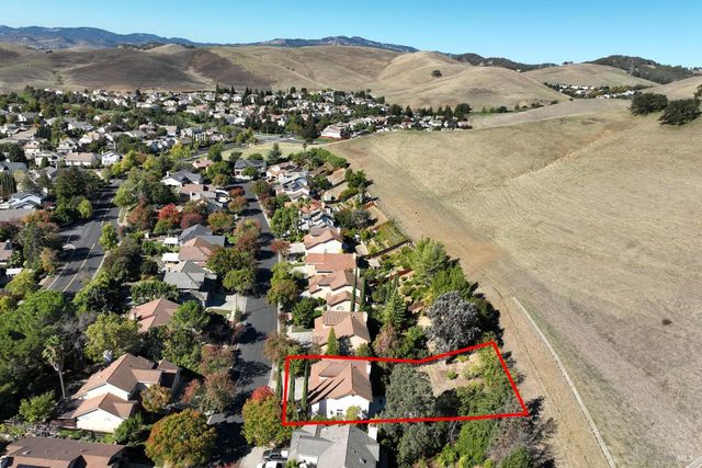 2220 Fox Glen Dr, Fairfield, CA 94534