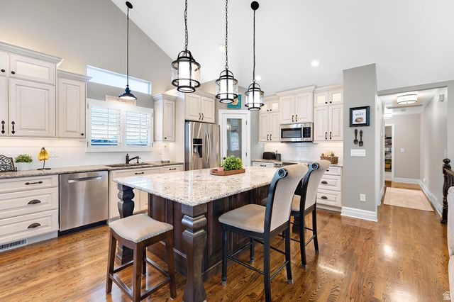 12243 S JANICE DR, Riverton, UT 84065