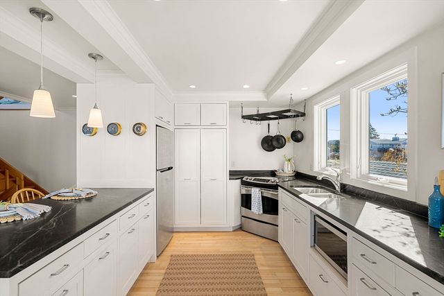 3 Marsh St, Newburyport, MA 01950