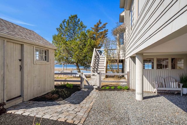 3 Marsh St, Newburyport, MA 01950