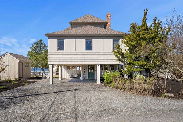 3 Marsh St, Newburyport, MA 01950