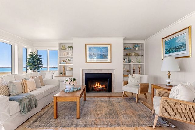 3 Marsh St, Newburyport, MA 01950