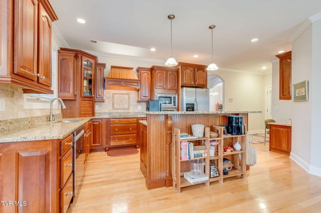 120 Reed Circle, Johnson City, TN 37601