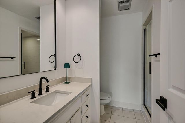 11125 Pinehurst DR C, Austin, TX 78747