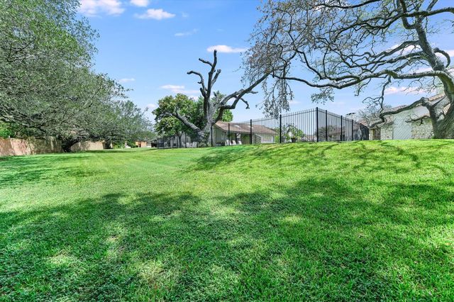 11125 Pinehurst DR C, Austin, TX 78747