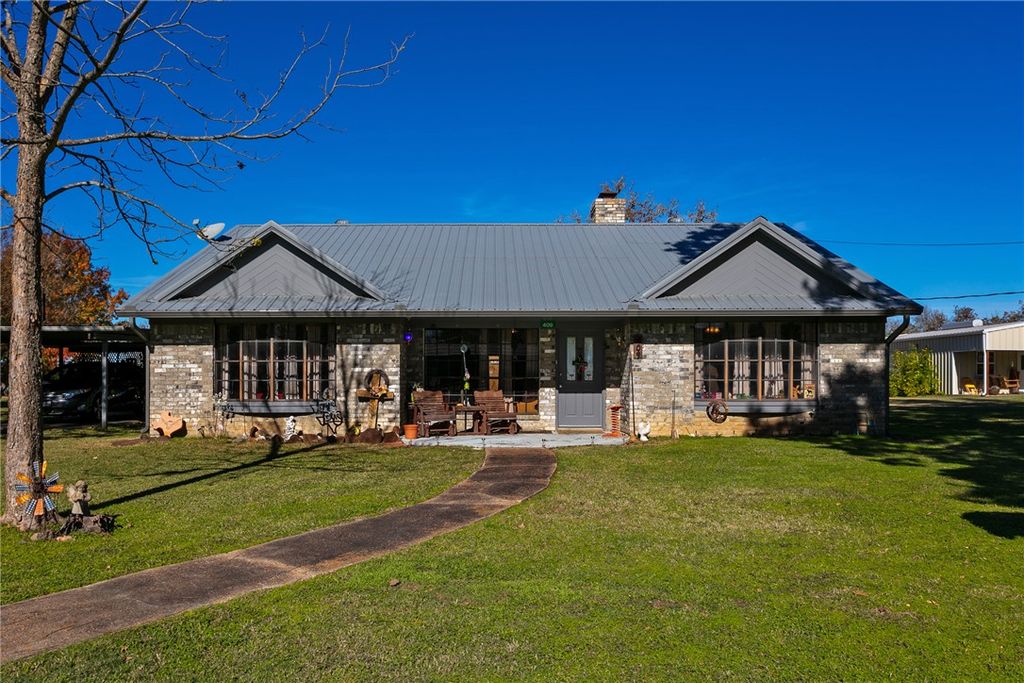 409 West Morgan Street, Franklin, TX 77856 — photo 4