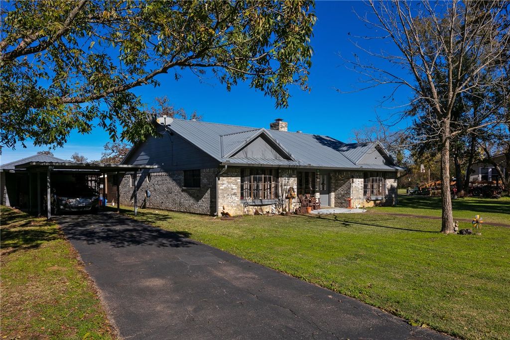 409 West Morgan Street, Franklin, TX 77856 — photo 5