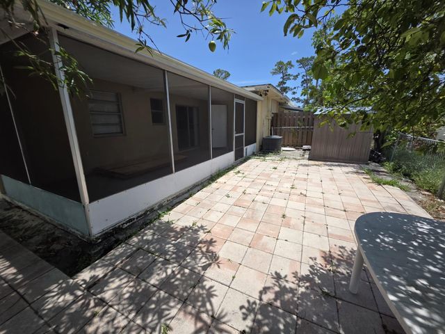 978 Sumter Road W, West Palm Beach, FL 33415