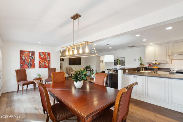 521 E CANTERBURY Lane, Phoenix, AZ 85022