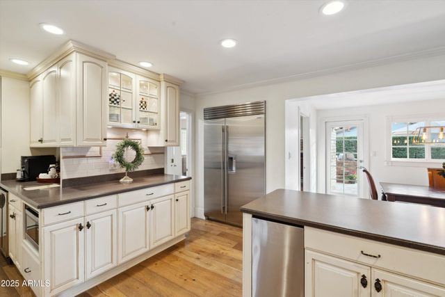 521 E CANTERBURY Lane, Phoenix, AZ 85022