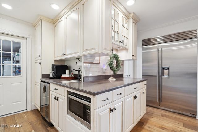 521 E CANTERBURY Lane, Phoenix, AZ 85022