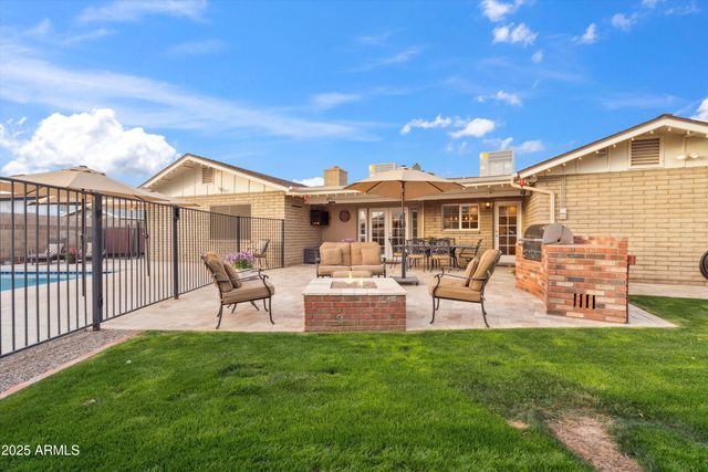 521 E CANTERBURY Lane, Phoenix, AZ 85022