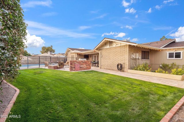 521 E CANTERBURY Lane, Phoenix, AZ 85022