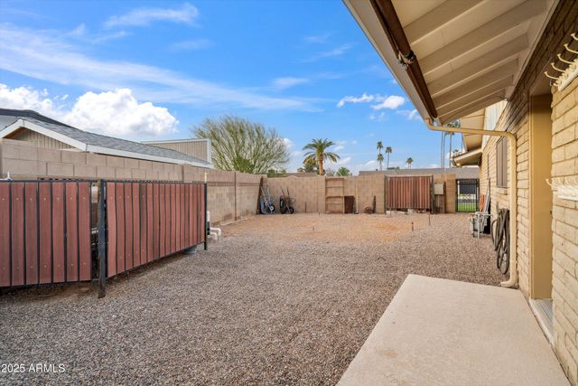 521 E CANTERBURY Lane, Phoenix, AZ 85022