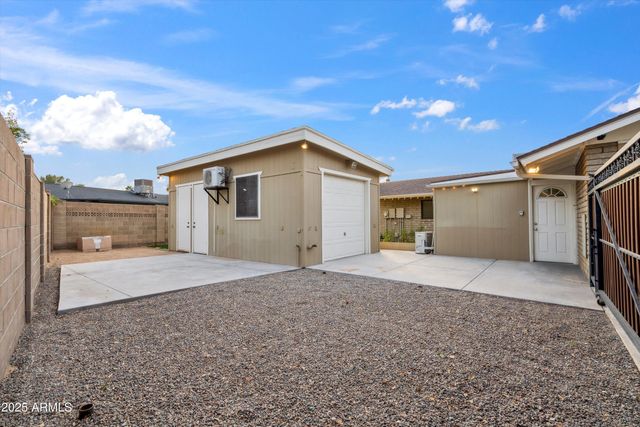 521 E CANTERBURY Lane, Phoenix, AZ 85022