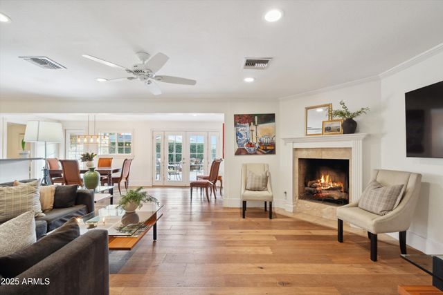 521 E CANTERBURY Lane, Phoenix, AZ 85022