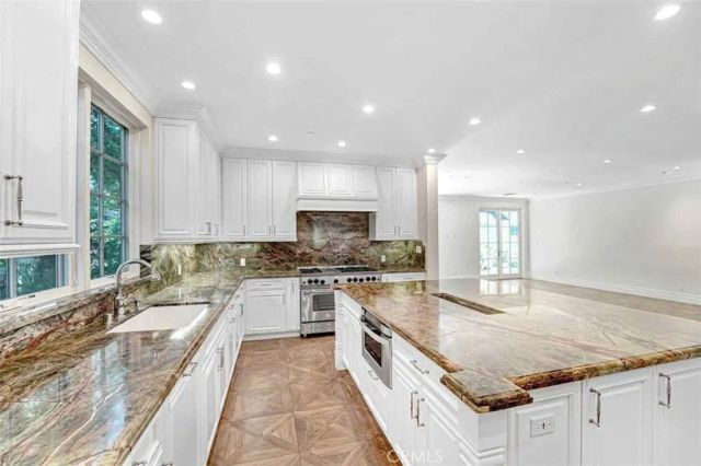 1714 W Oak, Burbank, CA 91506
