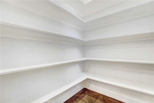 1714 W Oak, Burbank, CA 91506
