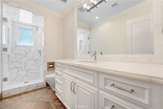 1714 W Oak, Burbank, CA 91506