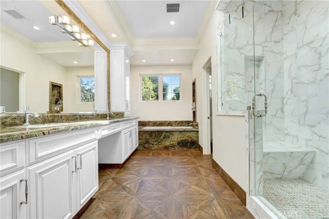 1714 W Oak, Burbank, CA 91506