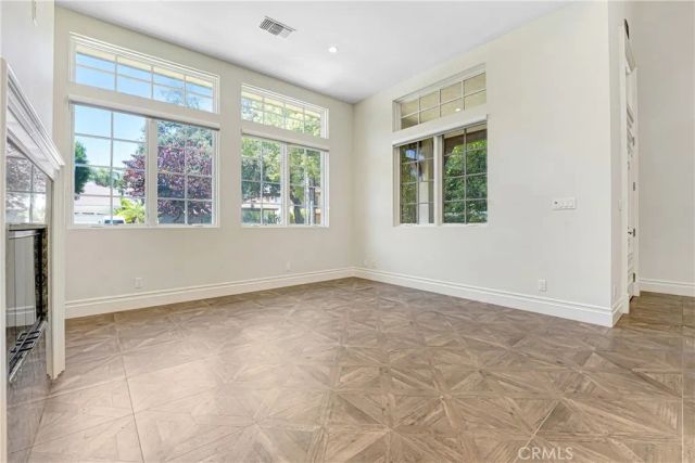 1714 W Oak, Burbank, CA 91506