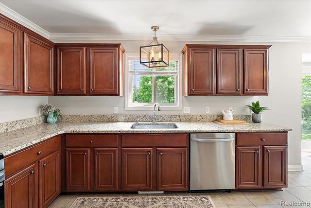 8698 Paul Drive, Washington, MI 48094