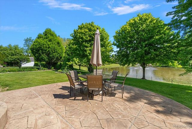 8698 Paul Drive, Washington, MI 48094